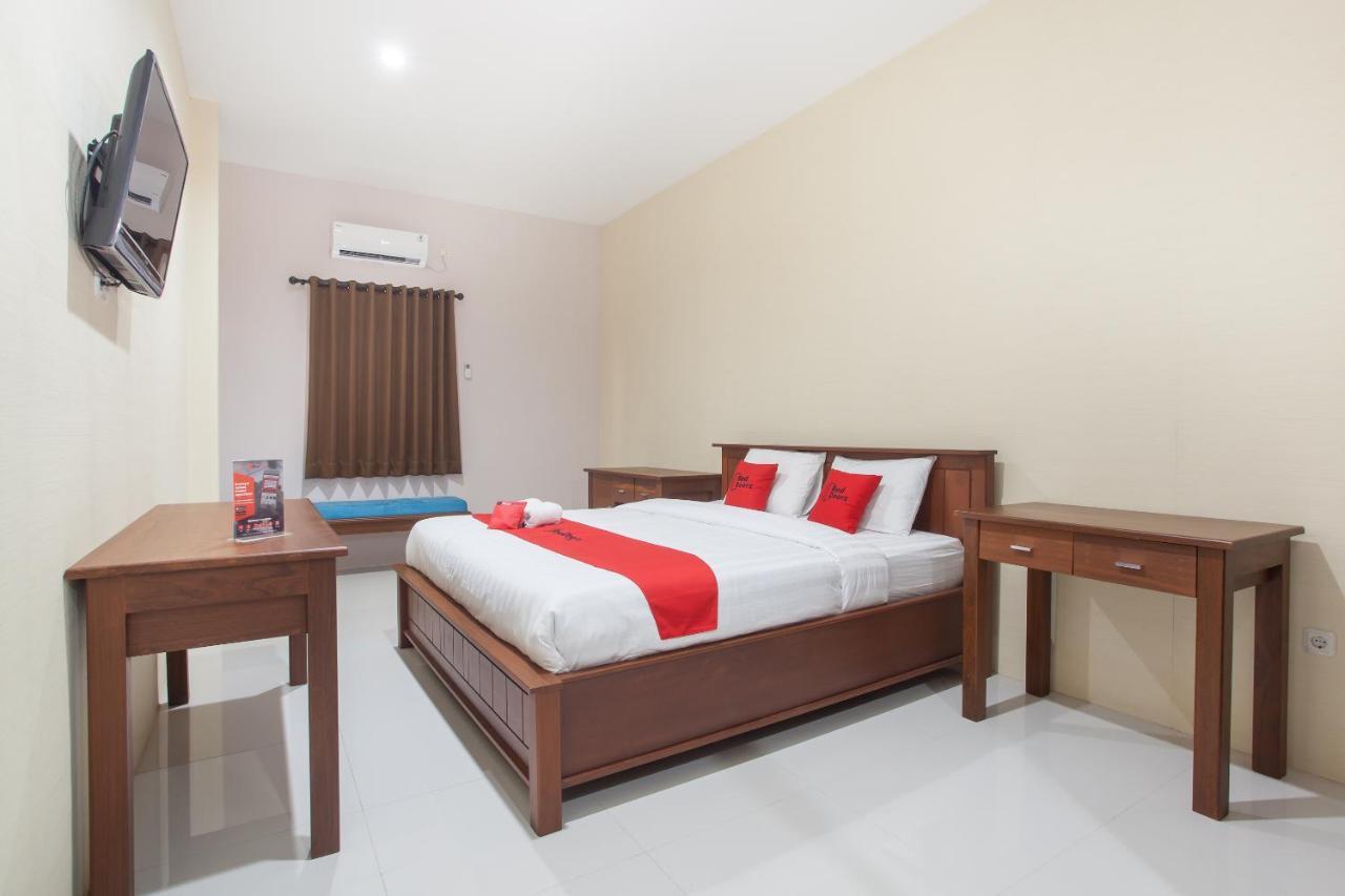 เรดดอร์ซ เนียร์ ยูนิเวอร์ซิตาส วิจายา คูซูมา 2 Hotel สุราบายา ภายนอก รูปภาพ