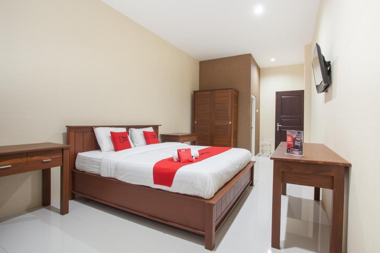 เรดดอร์ซ เนียร์ ยูนิเวอร์ซิตาส วิจายา คูซูมา 2 Hotel สุราบายา ภายนอก รูปภาพ